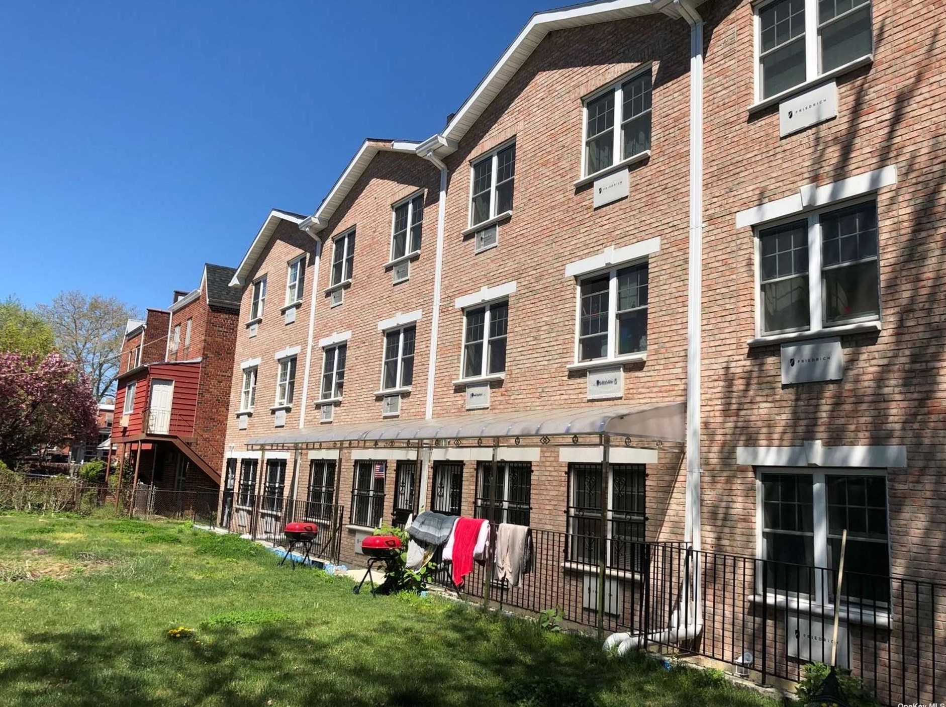 6732 48th Ave #3rd Fl, Flushing, NY 11377