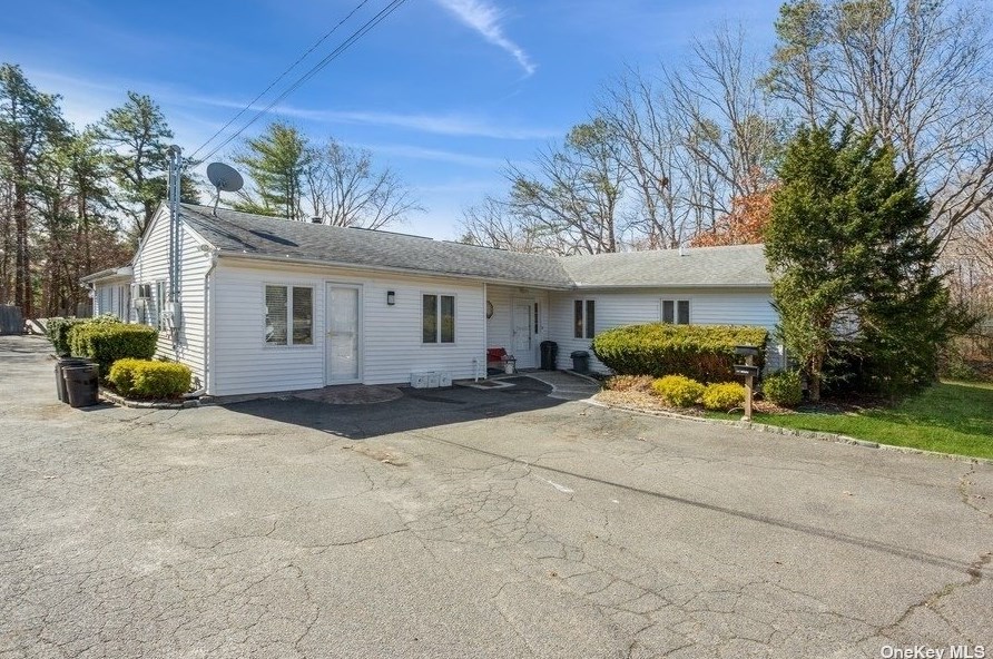 626 Canal Rd, Mount Sinai, NY 11766