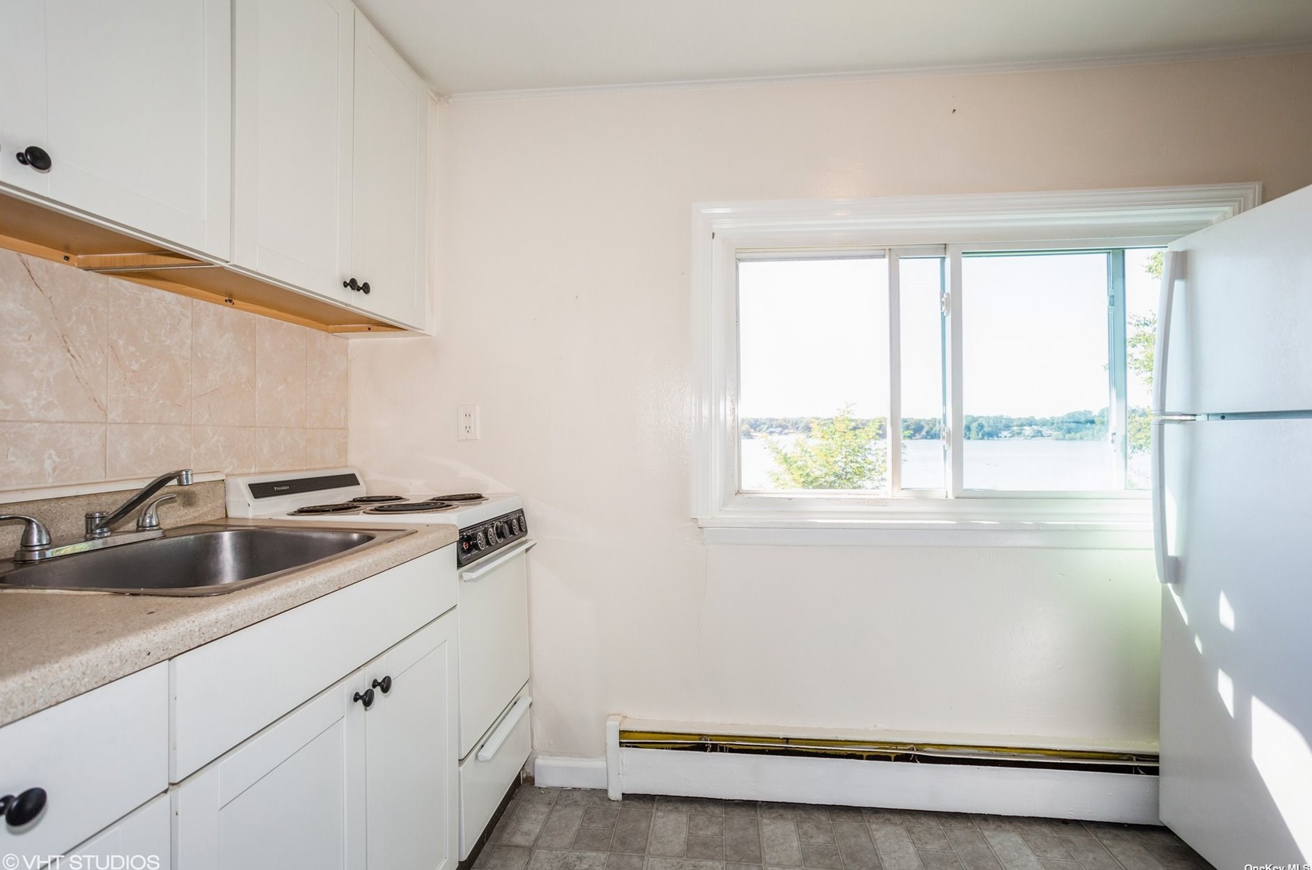 438 Smithtown Blvd #10, Hauppauge, NY 11779