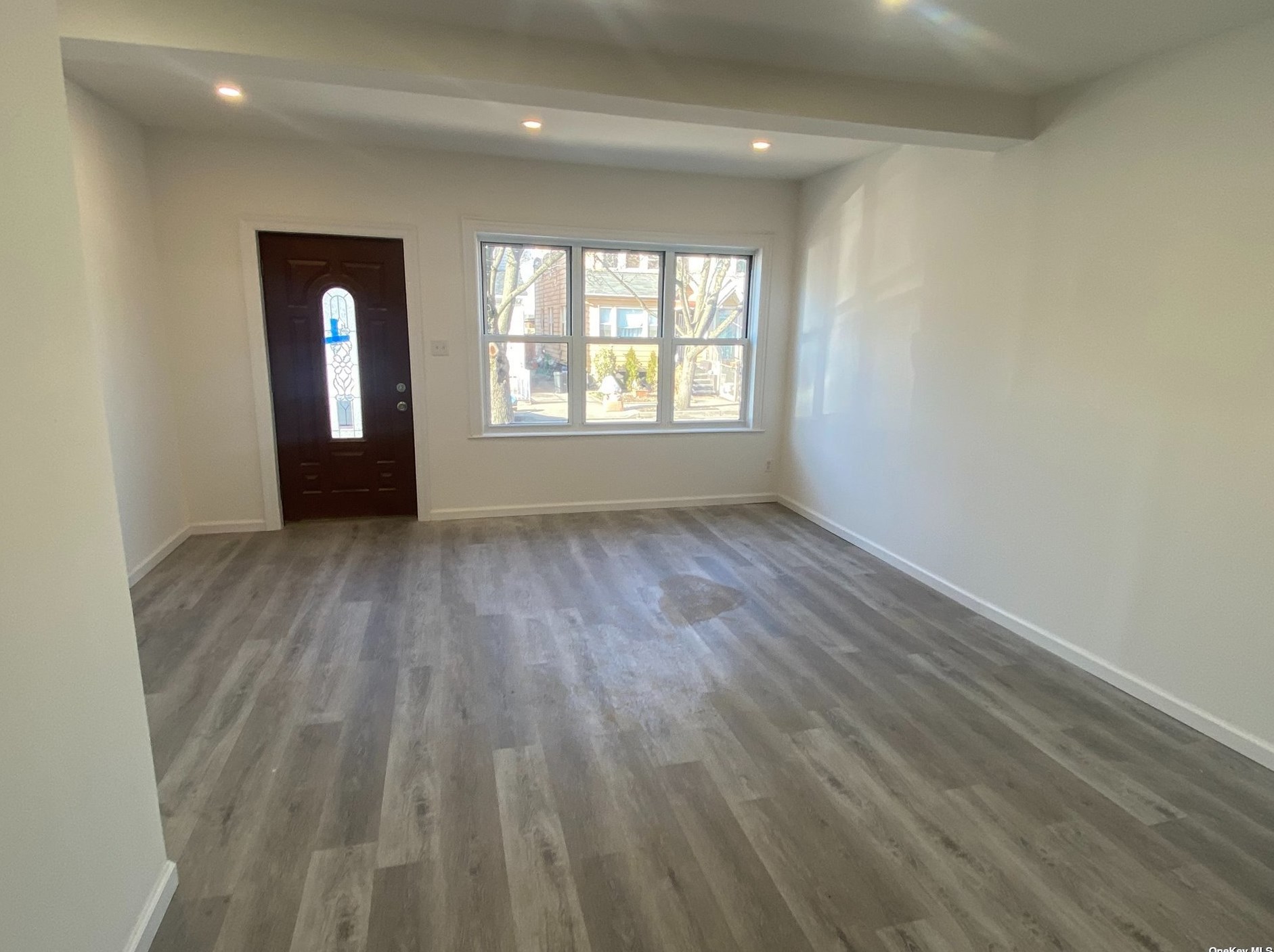 158-34 75th Rd, Flushing, NY 11366-6816