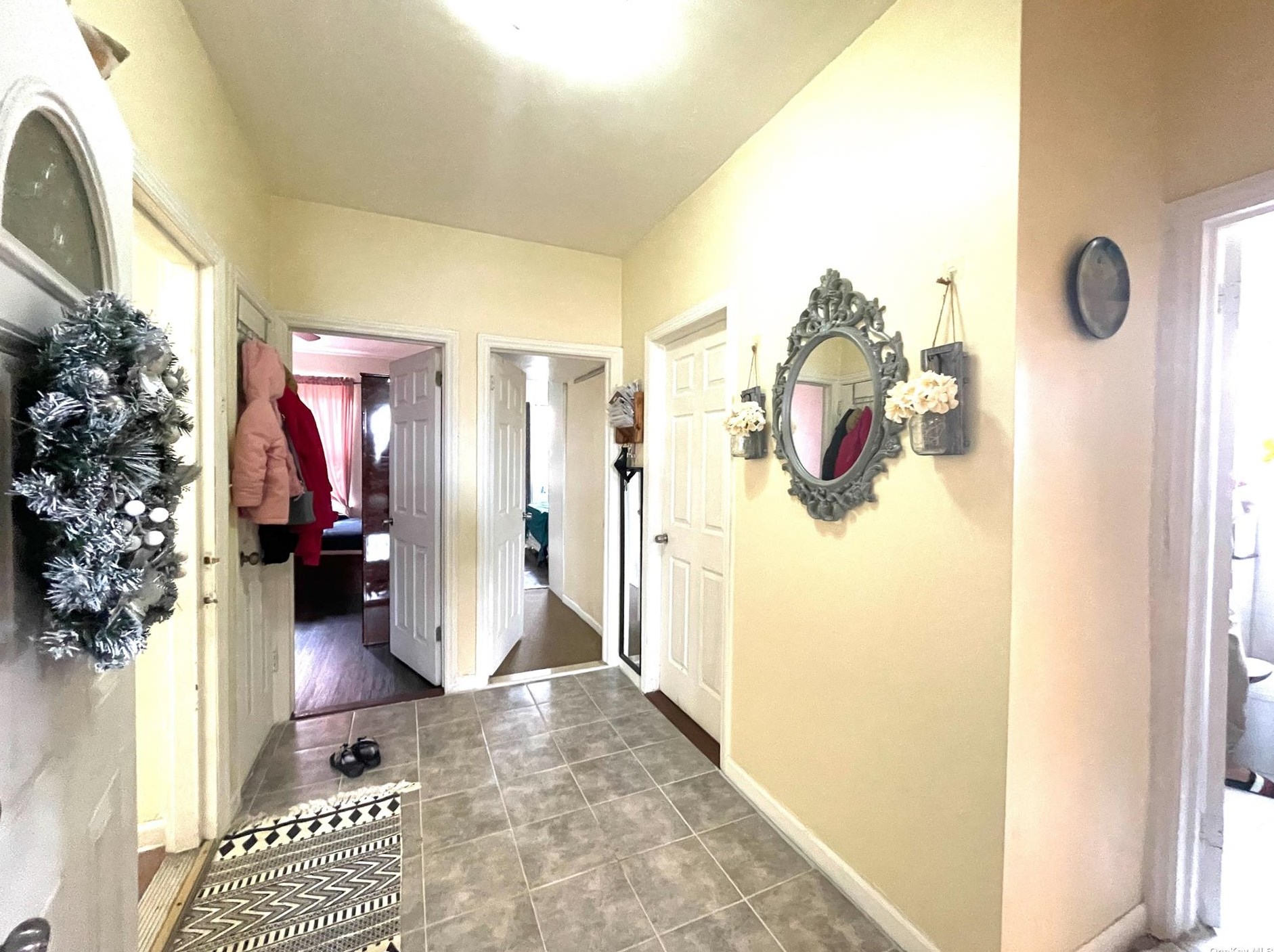 7402 Woodside Ave, Flushing NY 11377-3437 exterior