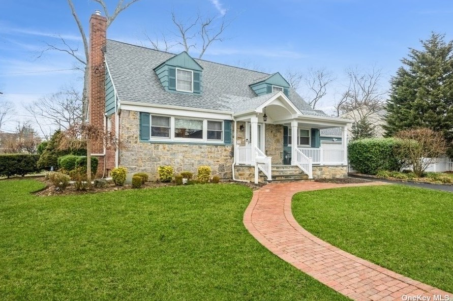 61 Nancy Blvd, North Merrick, NY 11566-3242