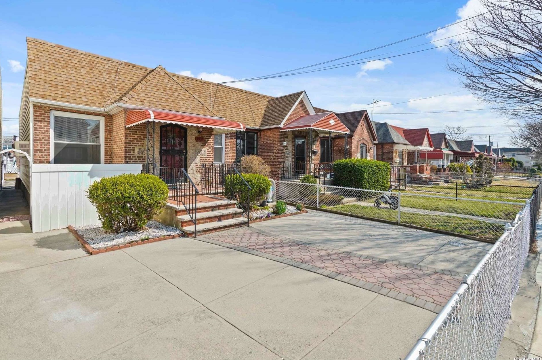 59-35 69th Pl, Flushing, NY 11378-6005