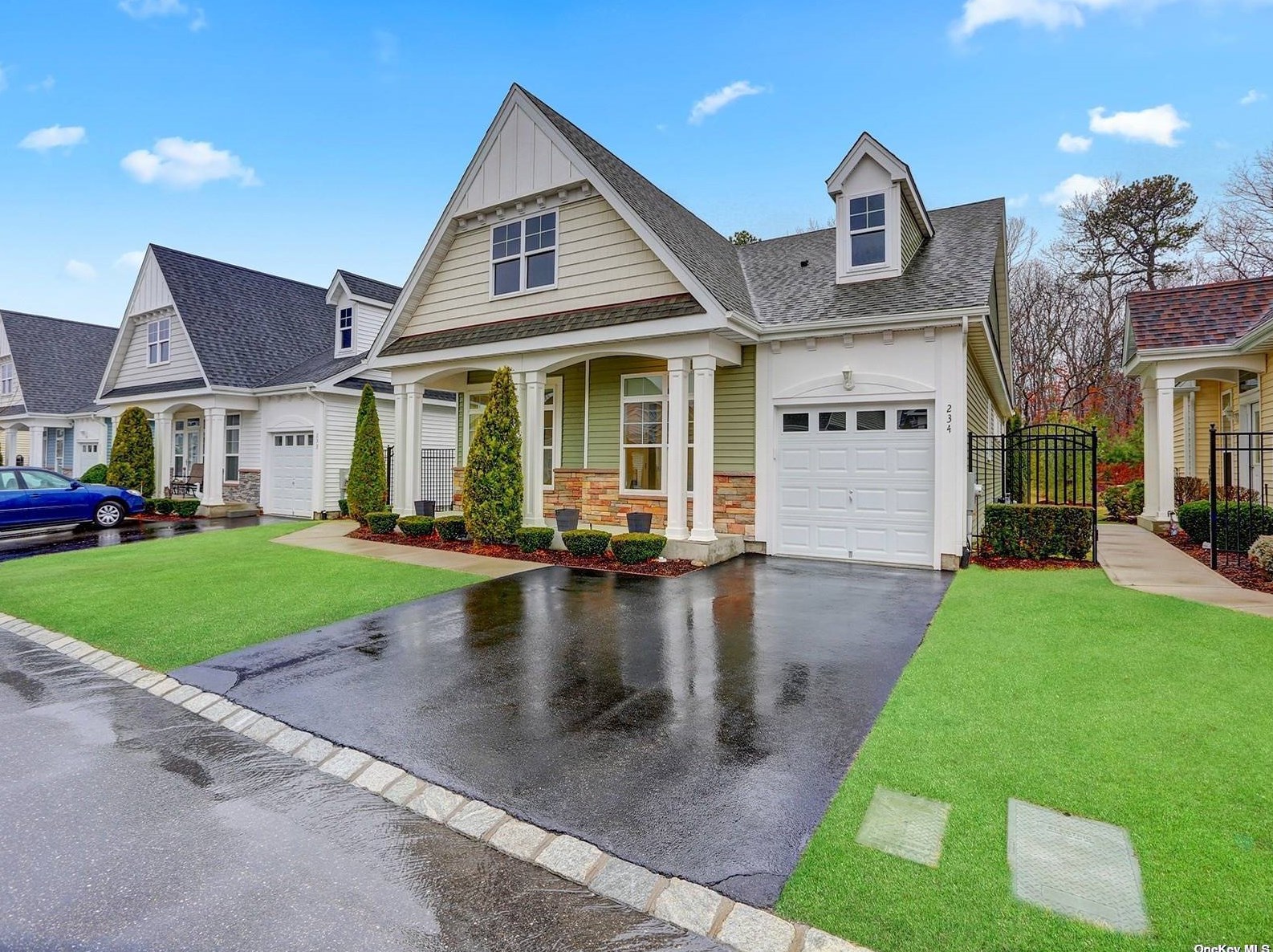 234 Augusta Dr, Gordon Heights, NY