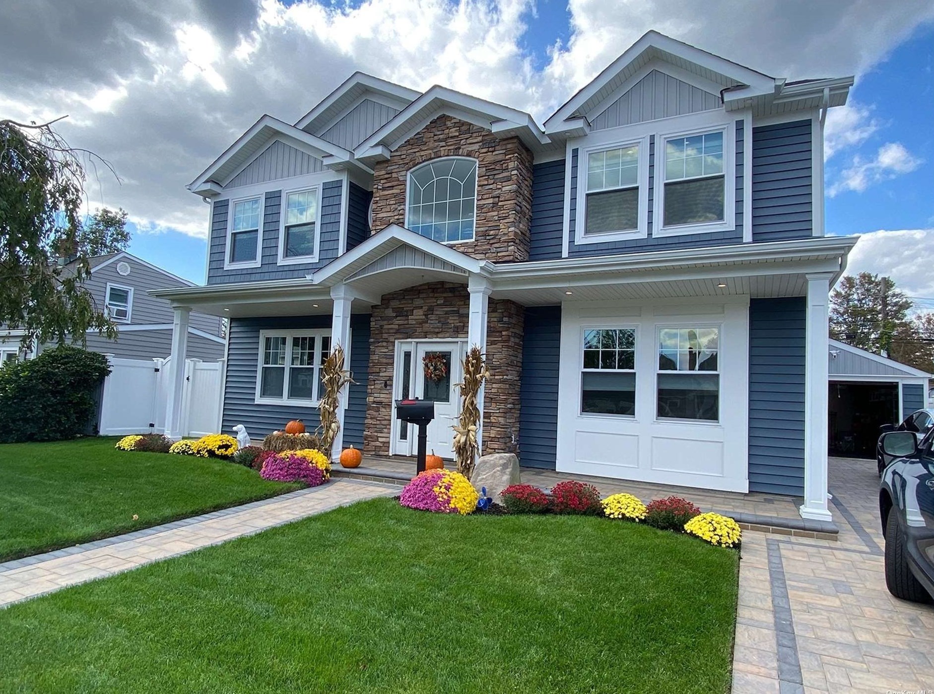 84 Hilltop Rd, Plainedge, NY 11756-2214
