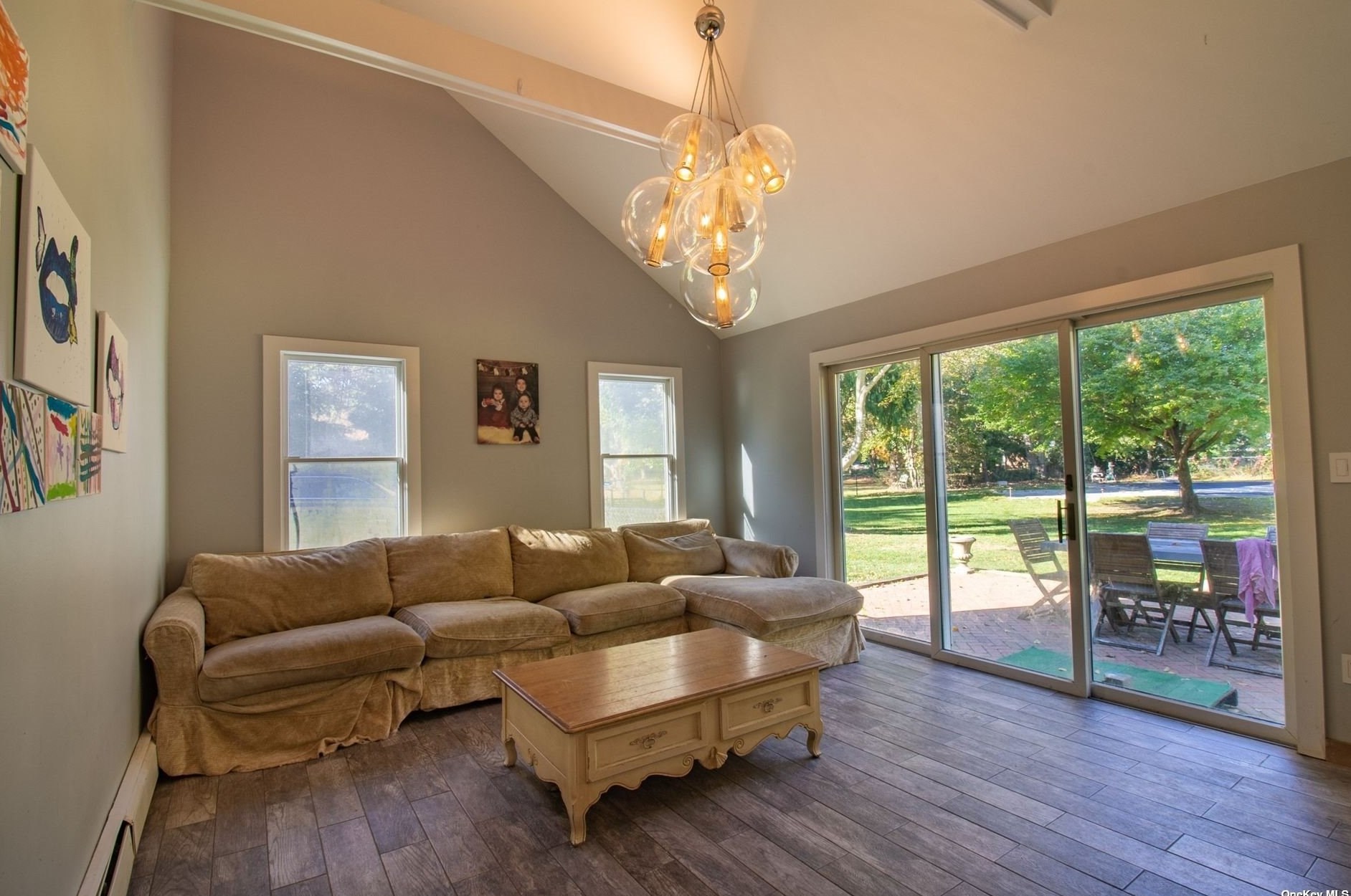 6082 Country Rd, Wildwood NY  11792-1624 exterior