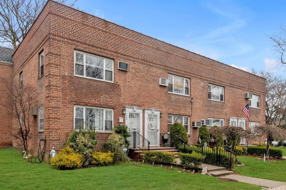 1009 Shore Pkwy #1b, Brooklyn, NY 11214