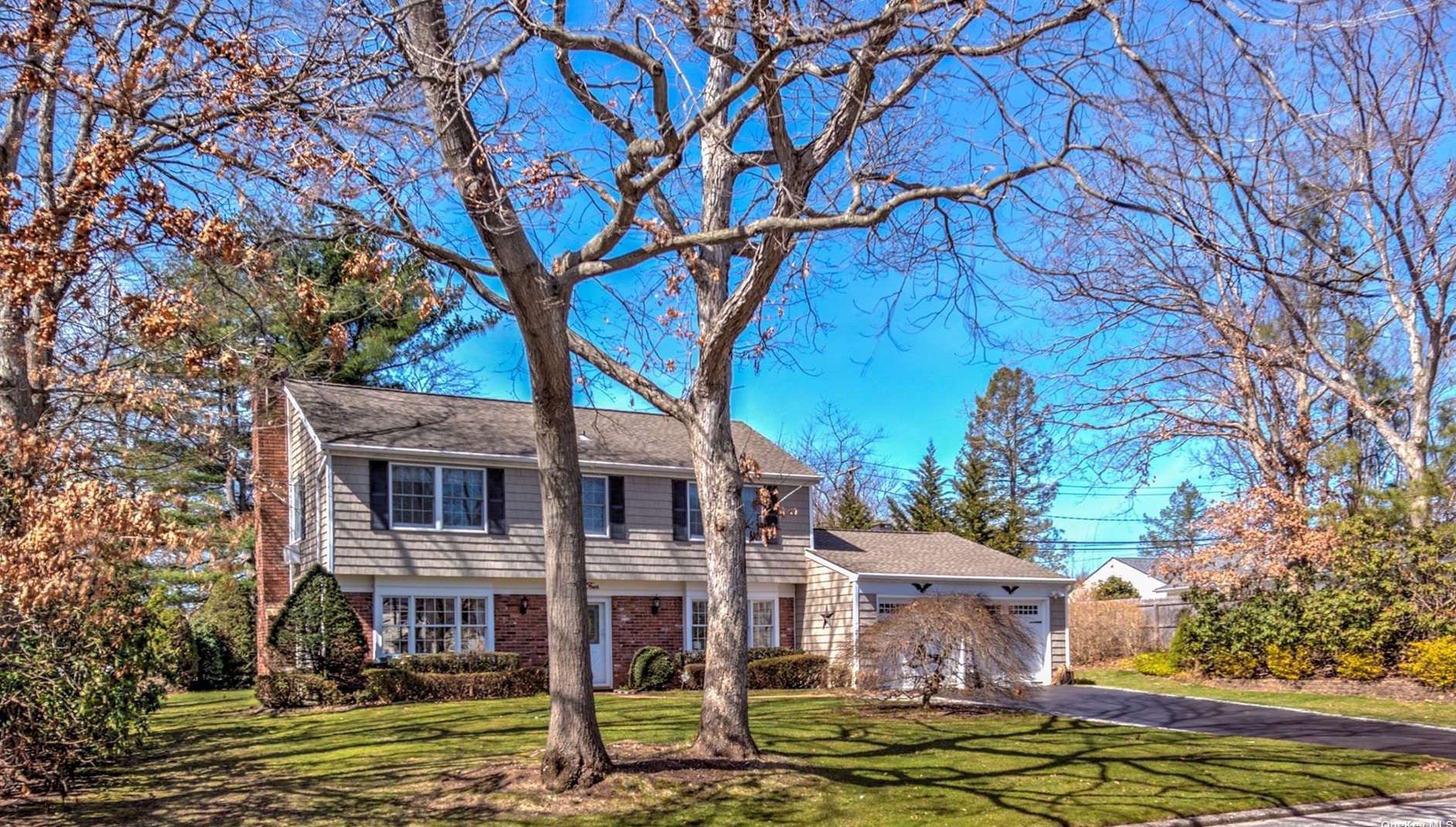 4 Barnwell Ln, Stonybrook, NY 11790-2604