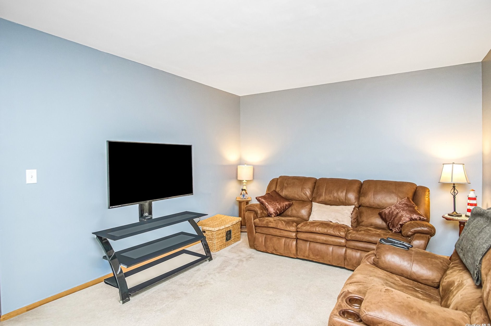 2 Sportsman Ct, Smith Point, NY 11967-4019