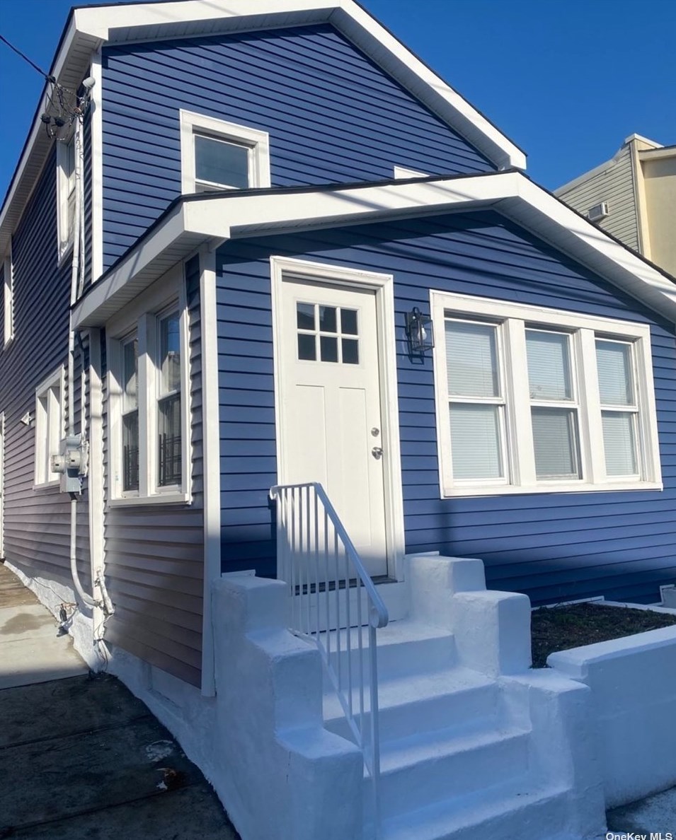 166 Hendrickson Ave, Floral Park, NY 11003