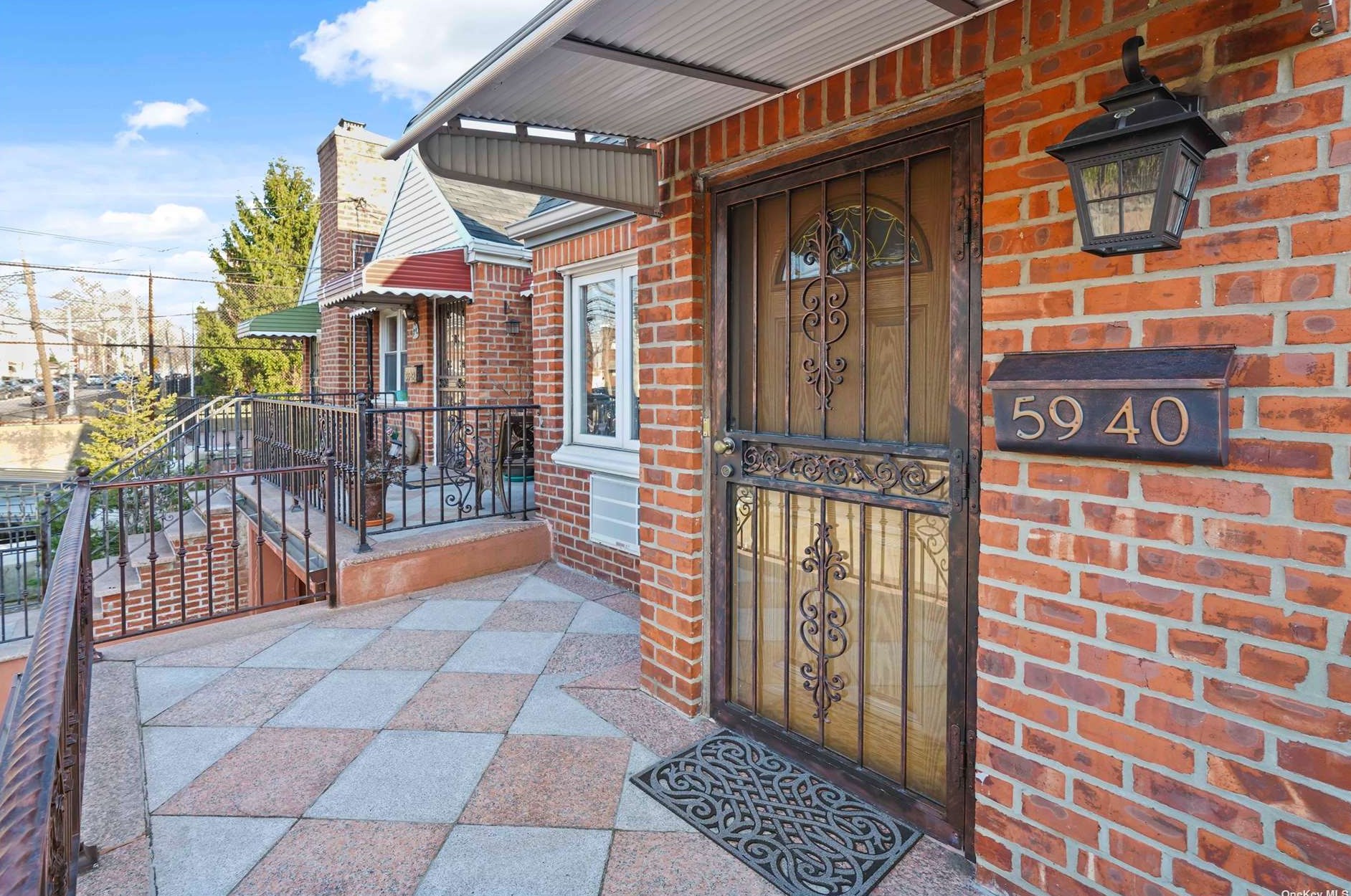 59-40 Maspeth Ave, Flushing, NY 11378-2109