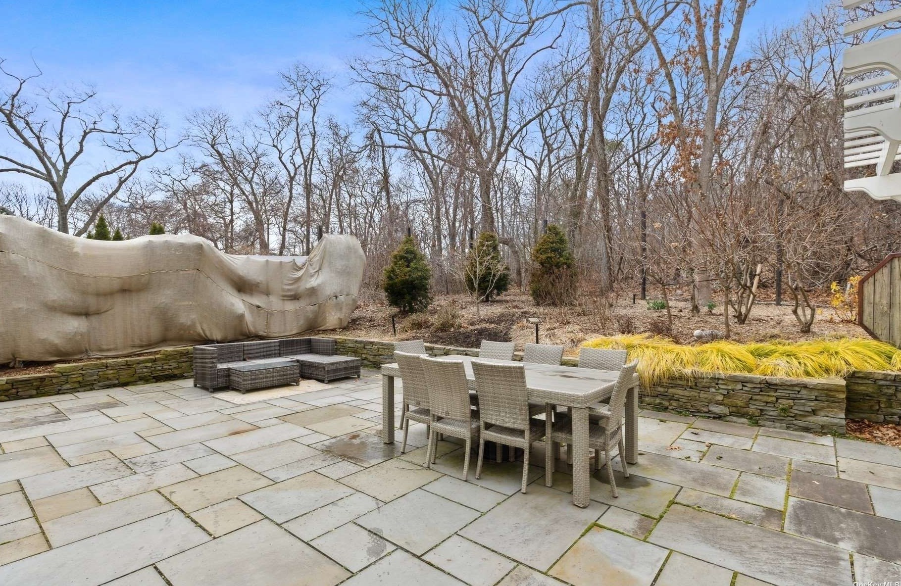 3 Shinnecock Pl, Hampton Bays, NY 11946