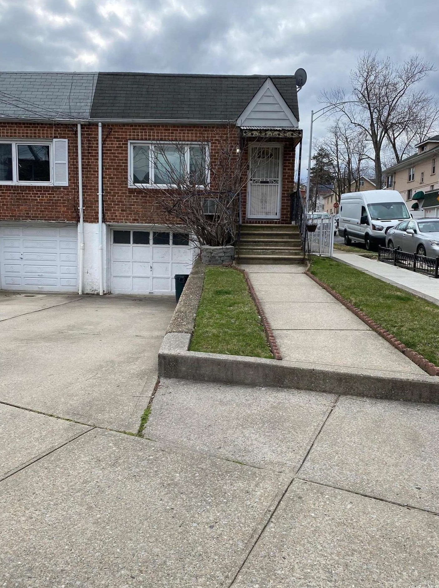 43-34 156th St, Flushing, NY 11355-2754