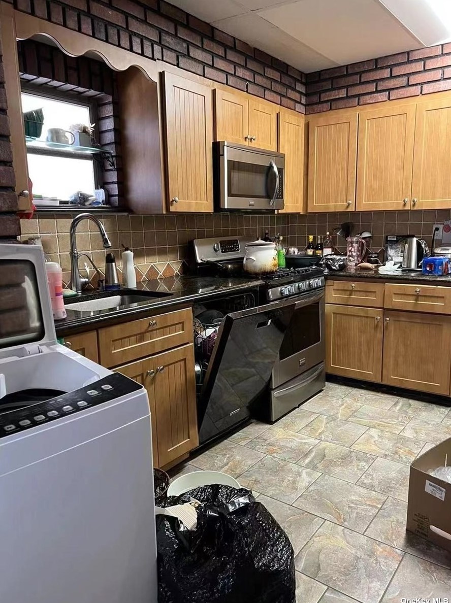 40-16 221st St, Flushing NY exterior