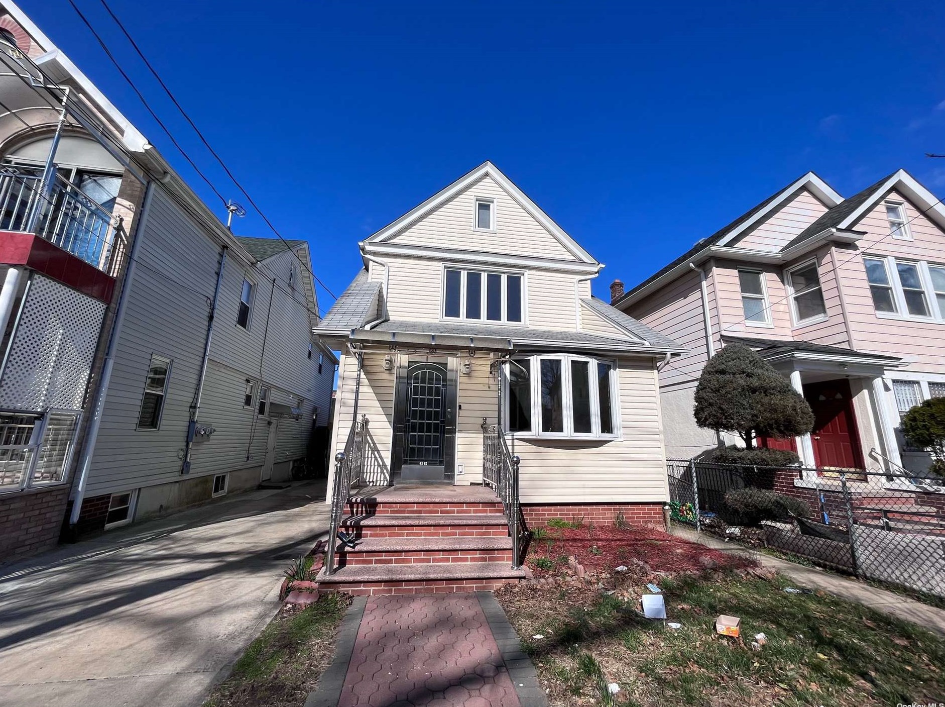 43-62 157th St, Flushing, NY 11355-1319