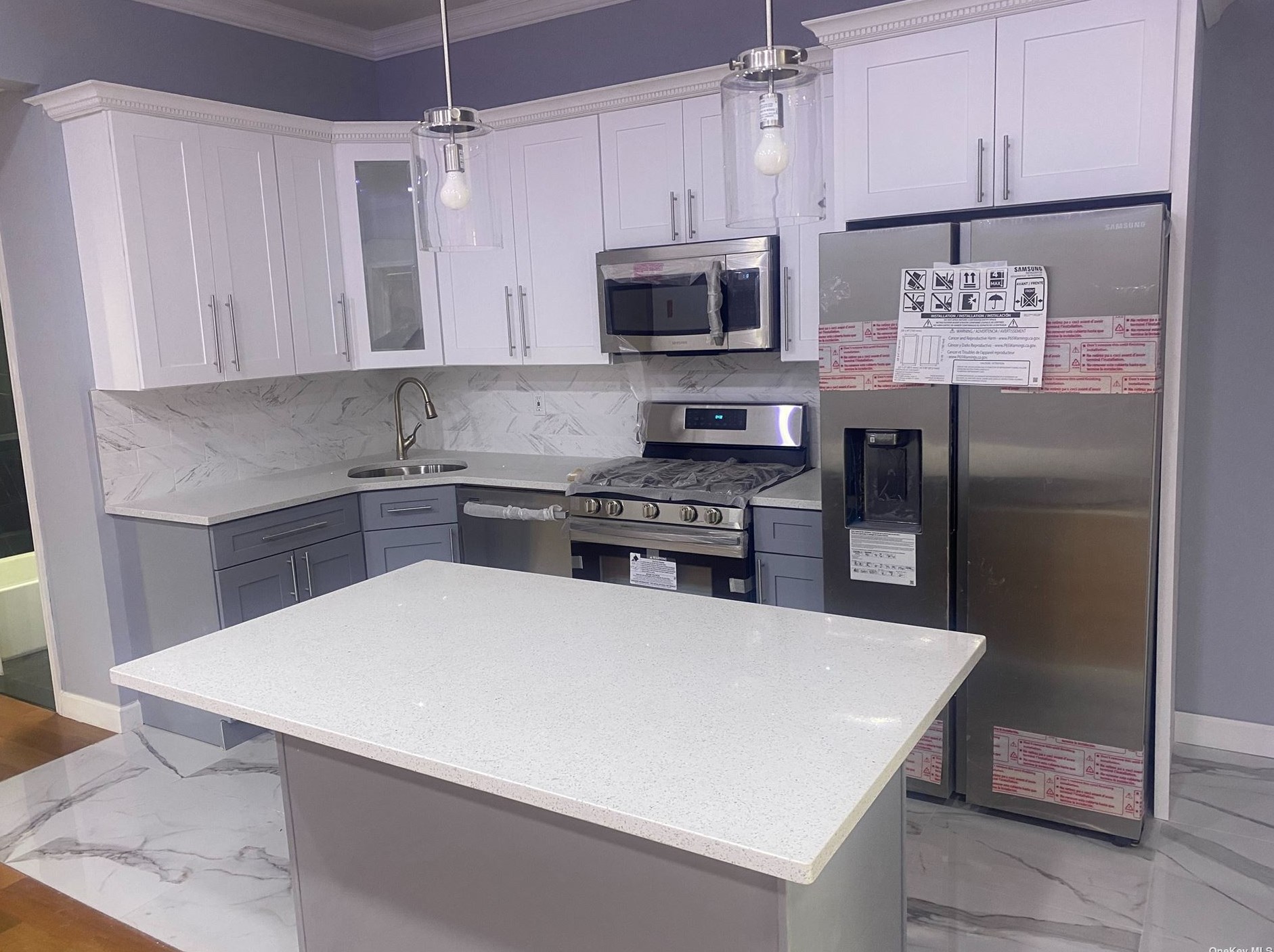 25-58 86th St, Flushing, NY 11369-1028