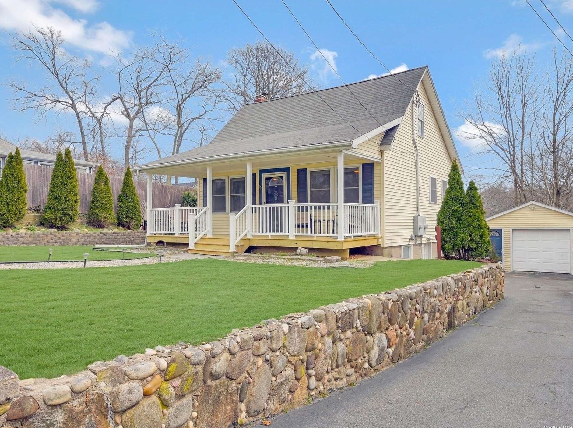 63 Robin Rd, Rocky Point, NY 11778-8942
