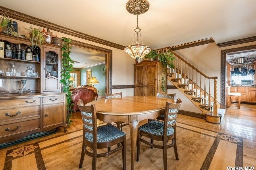 9 Drake Ln, Plainedge, NY 11756-4911
