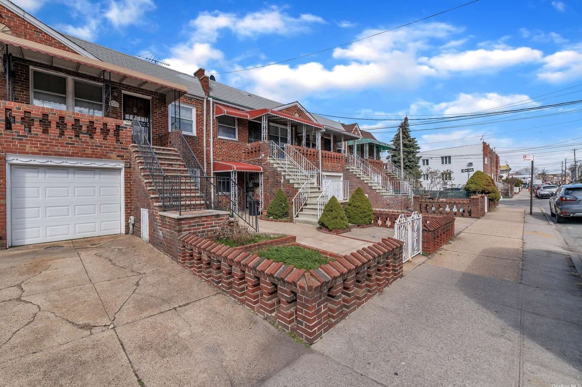 2472 3rd St, Brooklyn, NY 11223-6044