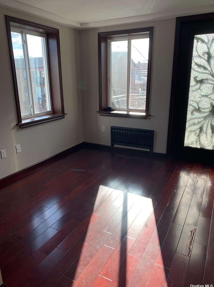 2517 127th St #2b, Flushing, NY 11356