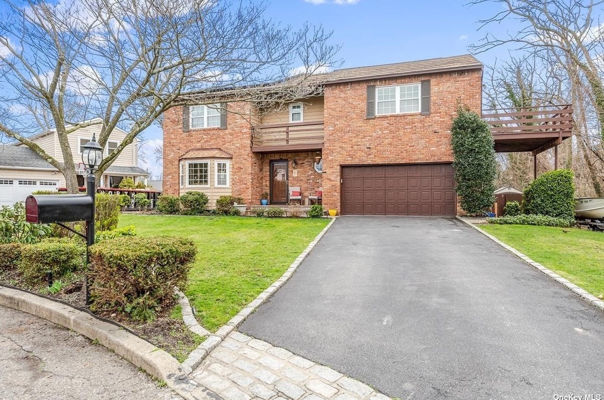 11 Vivona Ct, Bayville, NY 11709-2344