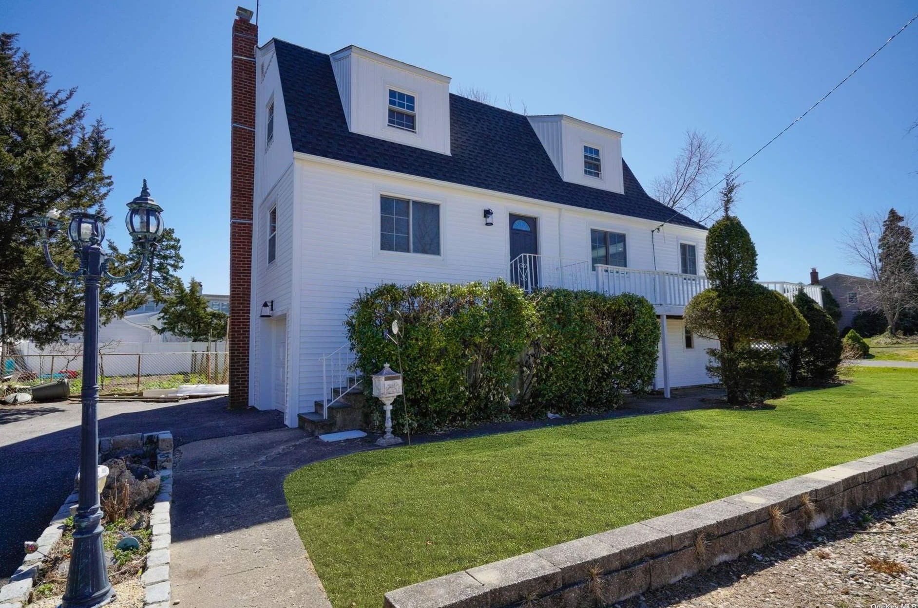 11 Franklin Ave, Bayville, NY 11709-1301