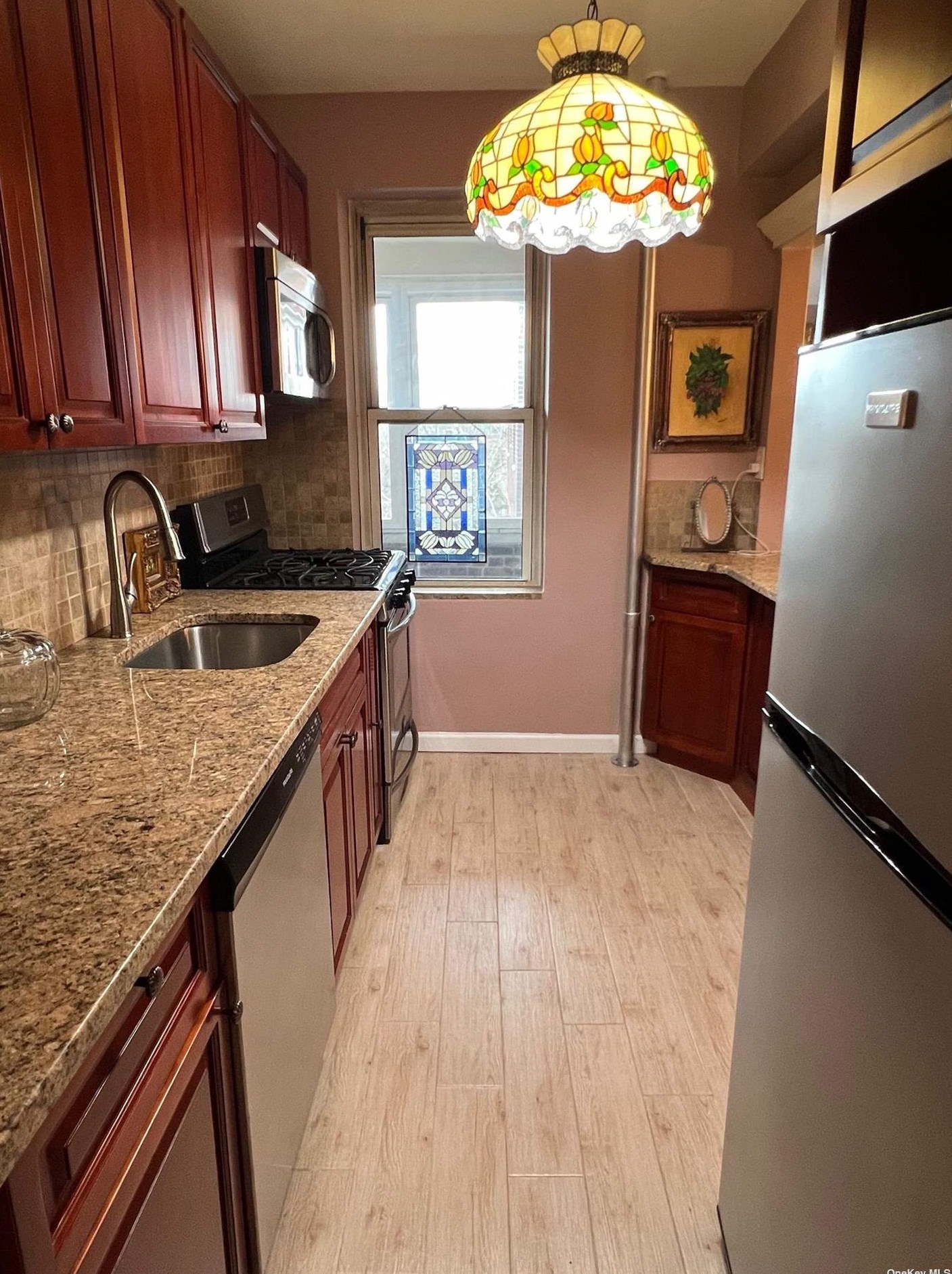 67-66 108th St, Flushing, NY 11375-2523