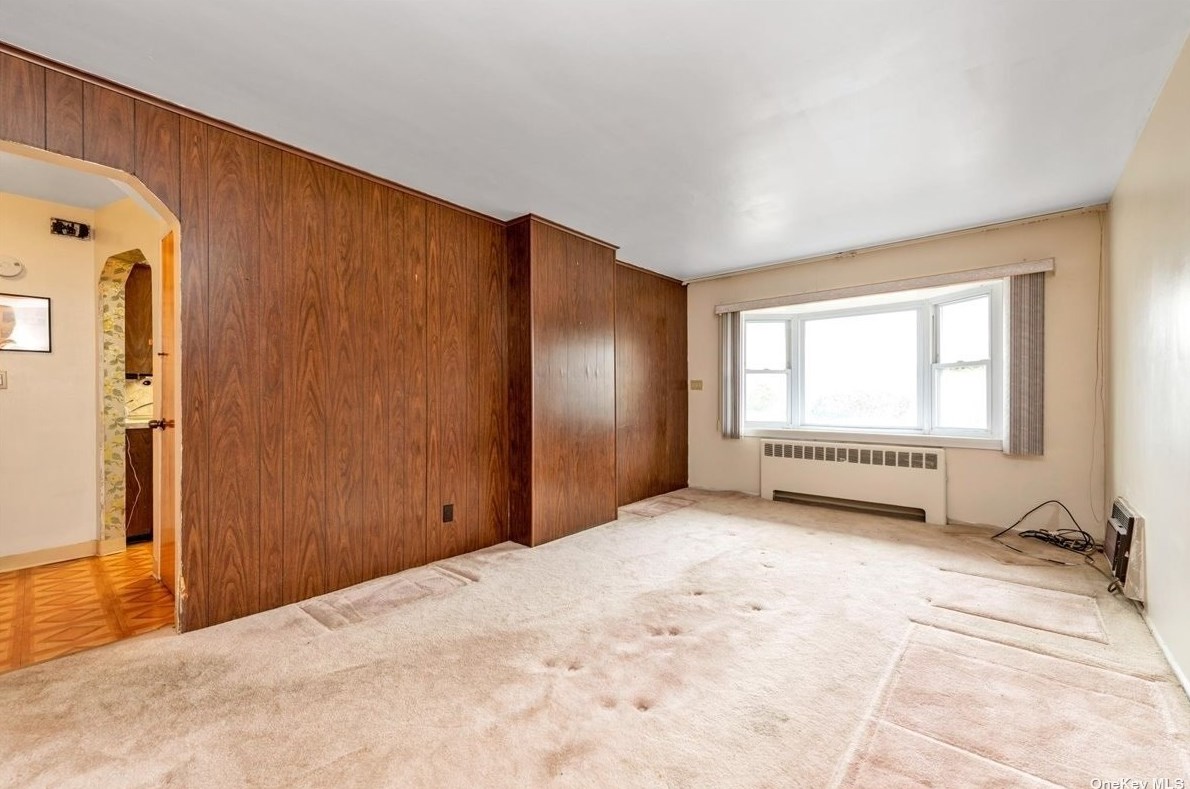 55 Perry St, Hempstead, NY 11550-5217