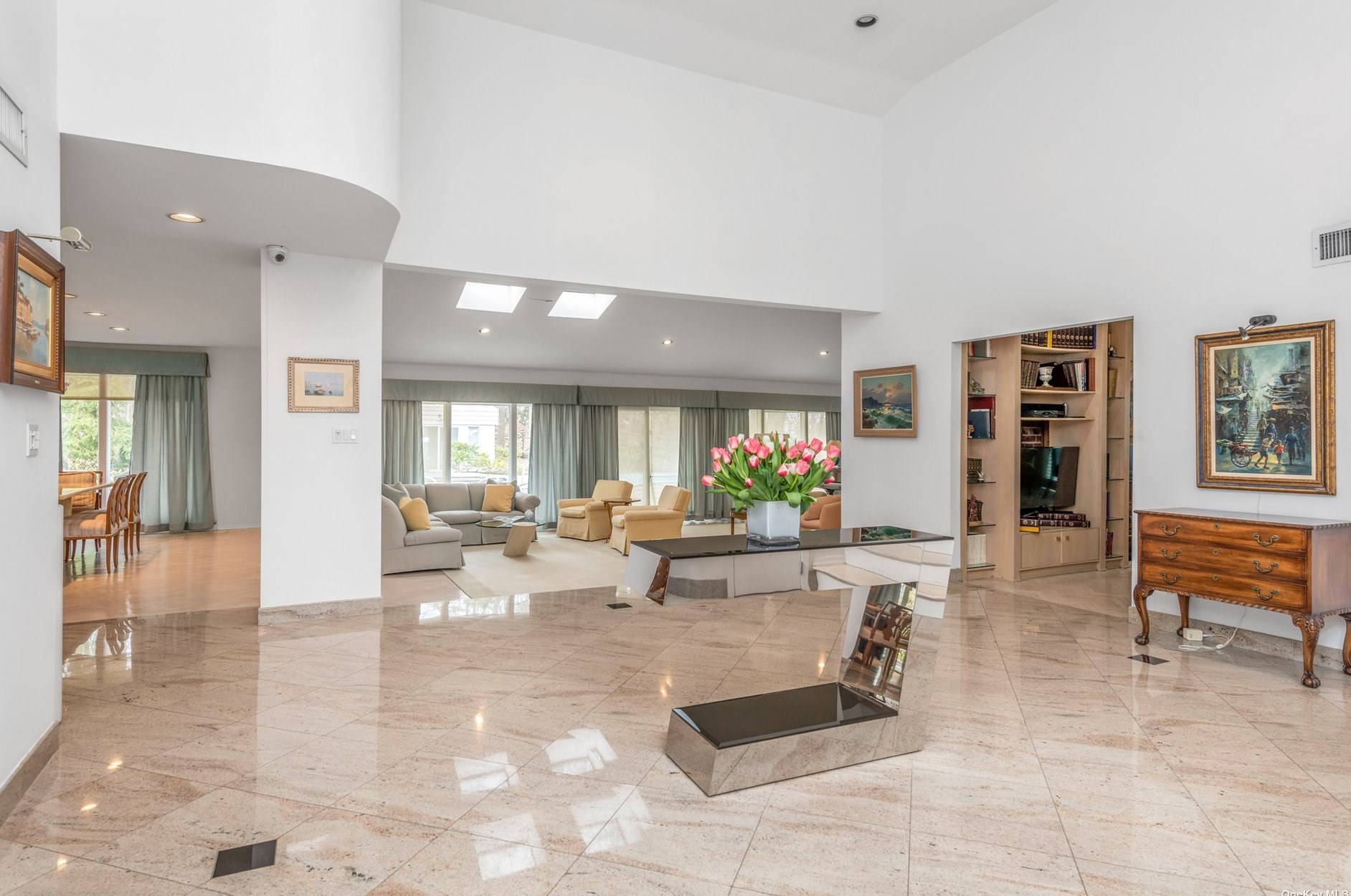 81 South Rd, Port Washington, NY 11050-2620