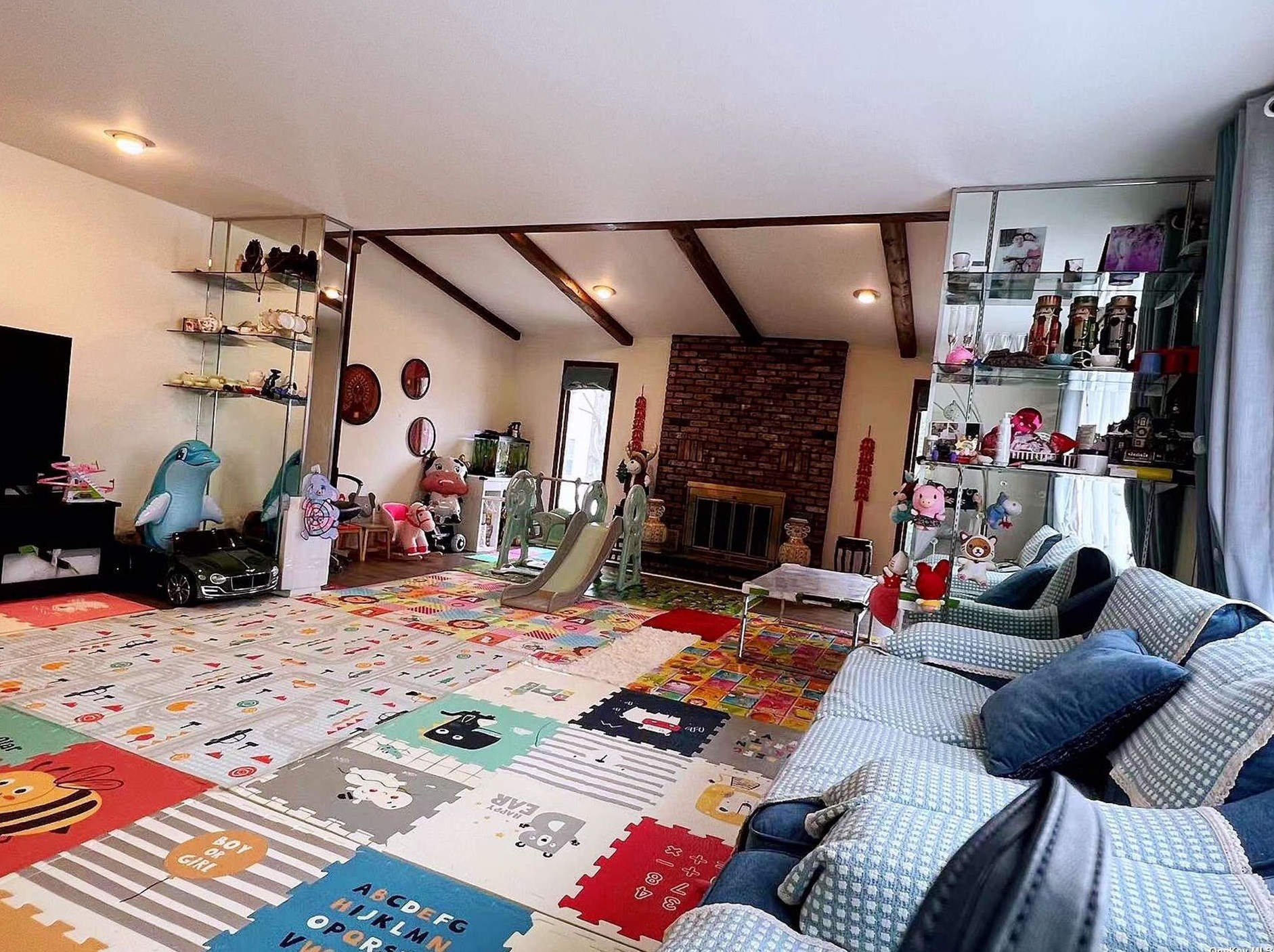 67-05 167th St, Flushing, NY 11365-1125