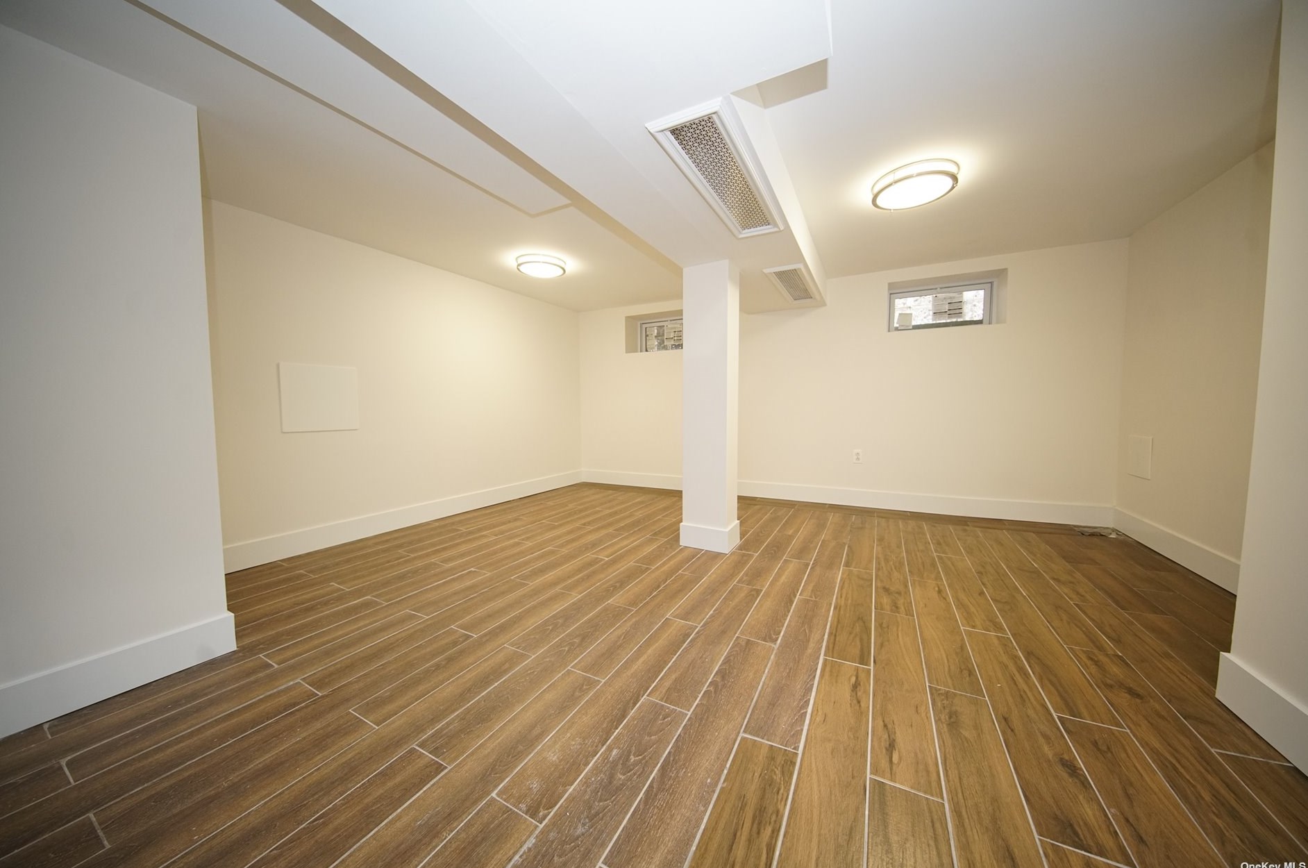 54-27 153rd St, Flushing NY 11354-2429 exterior