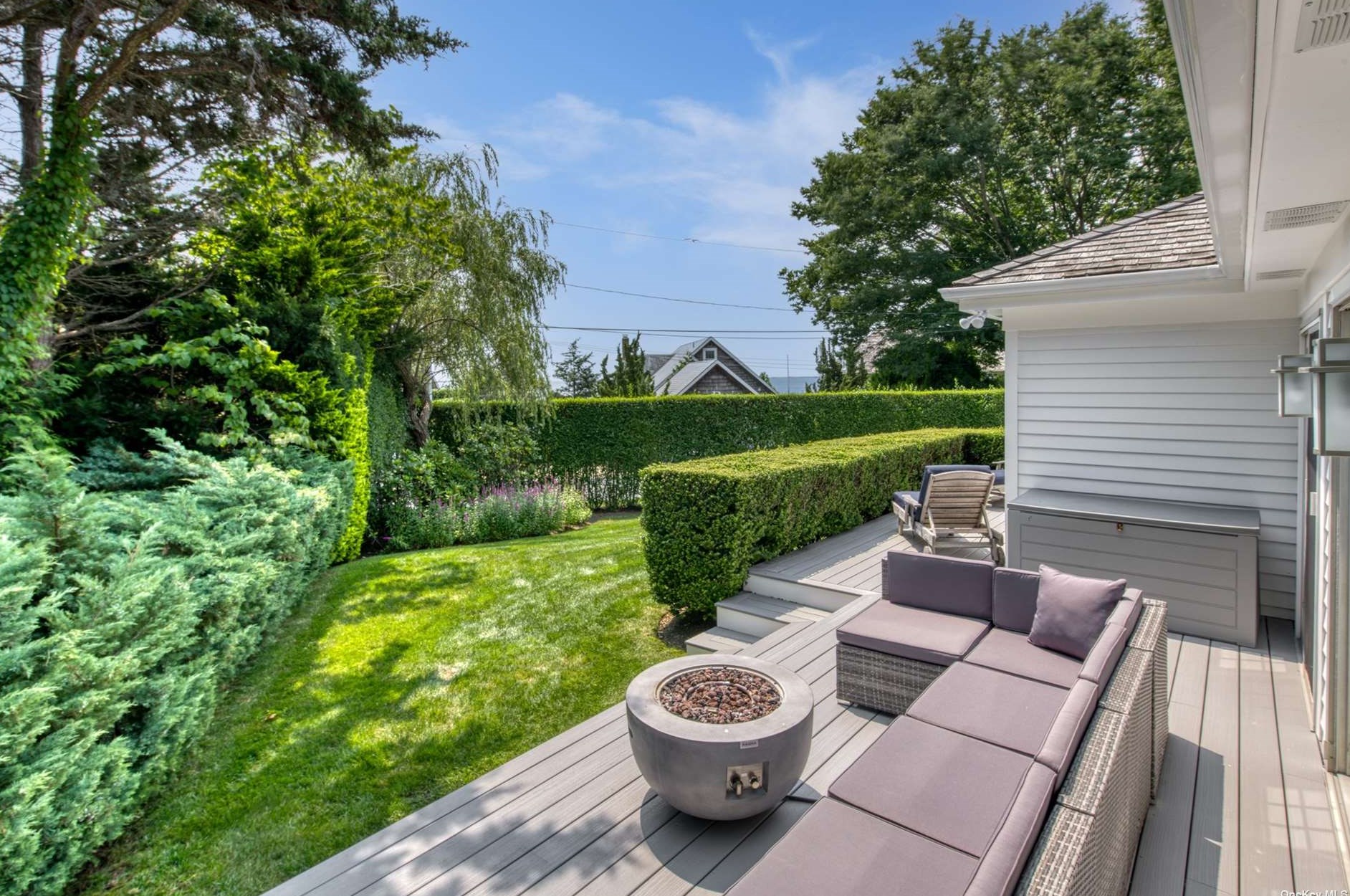 5 Bay Rd, South Hampton, NY 11968-4222