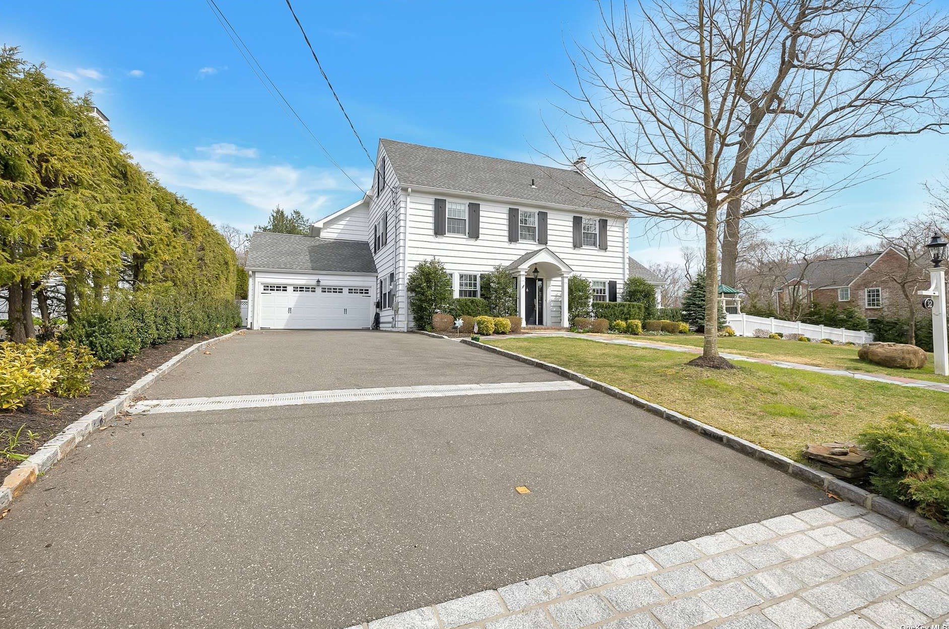 32 Mitchell Rd, Port Washington, NY 11050-4140