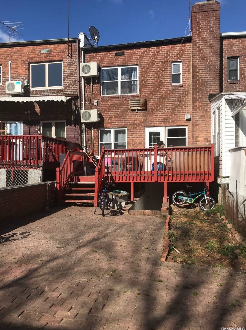 59-21 162nd St, Flushing, NY 11365-2042