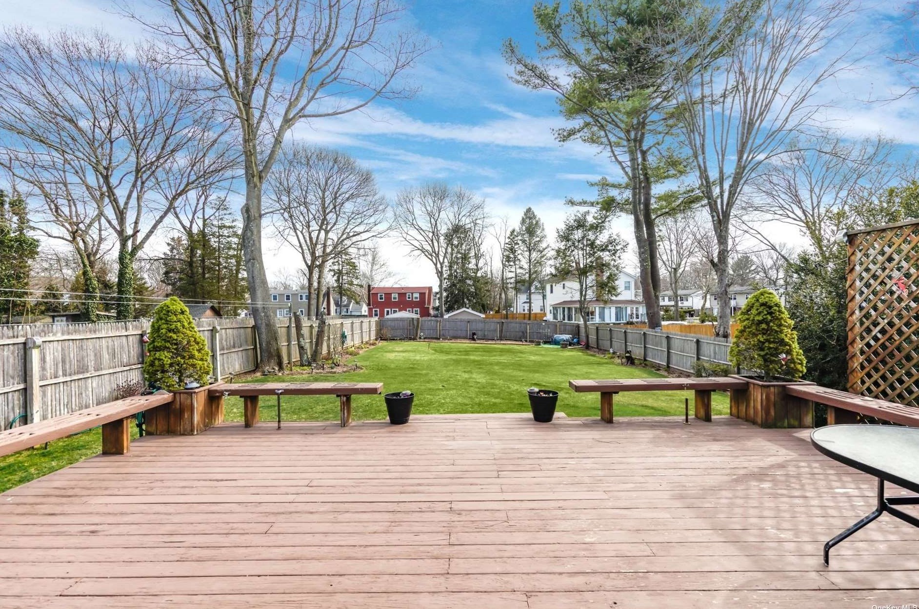 6 Cutting St, Hunt NY 11743-5522 exterior