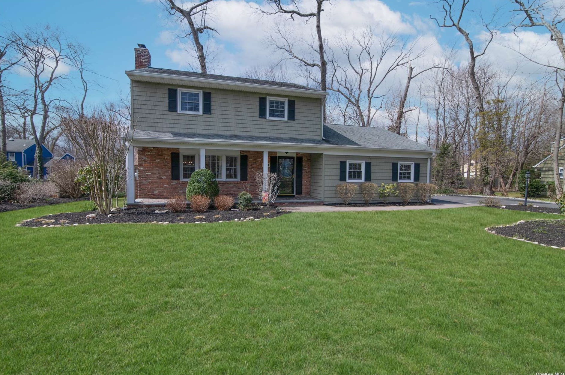 12 Yorkshire Ave, Stonybrook, NY 11790-1320