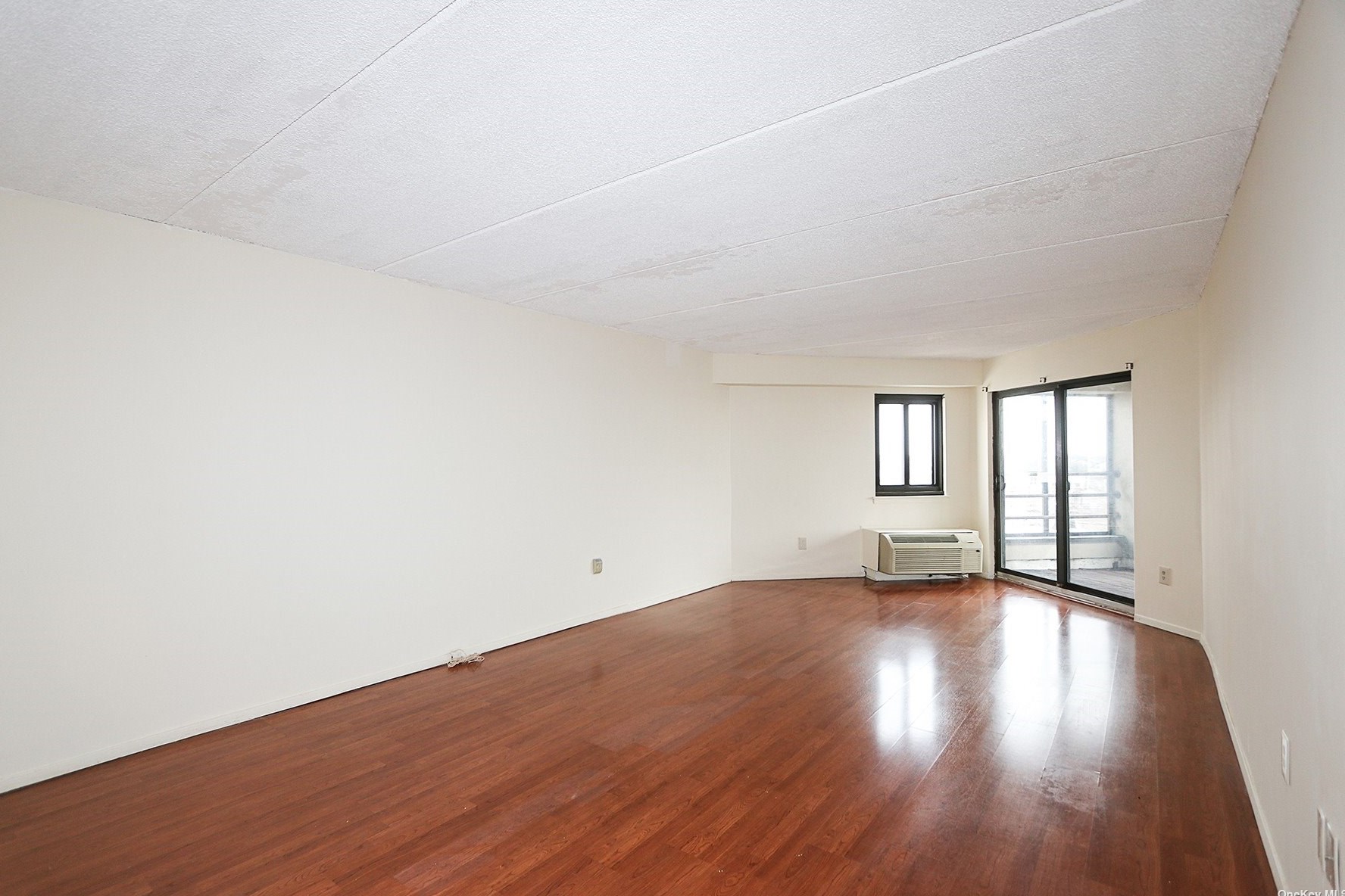 725 Miller Ave #416con, Freeport, NY 11520