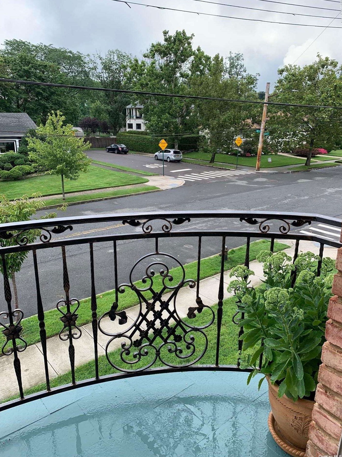 58 Hewlett St, Flushing NY  11362-2231 exterior