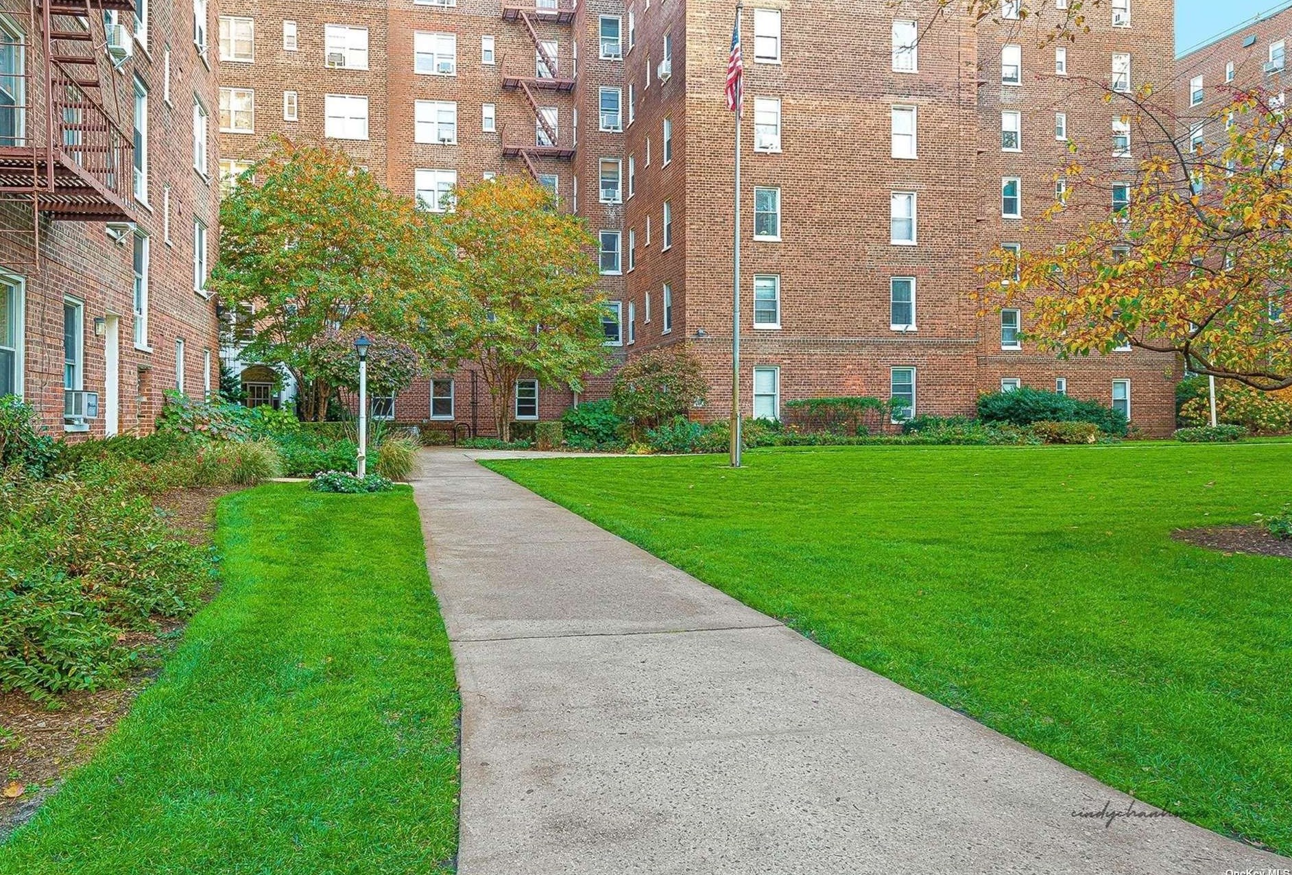 7261 113th St, Flushing NY  11375-5635 exterior