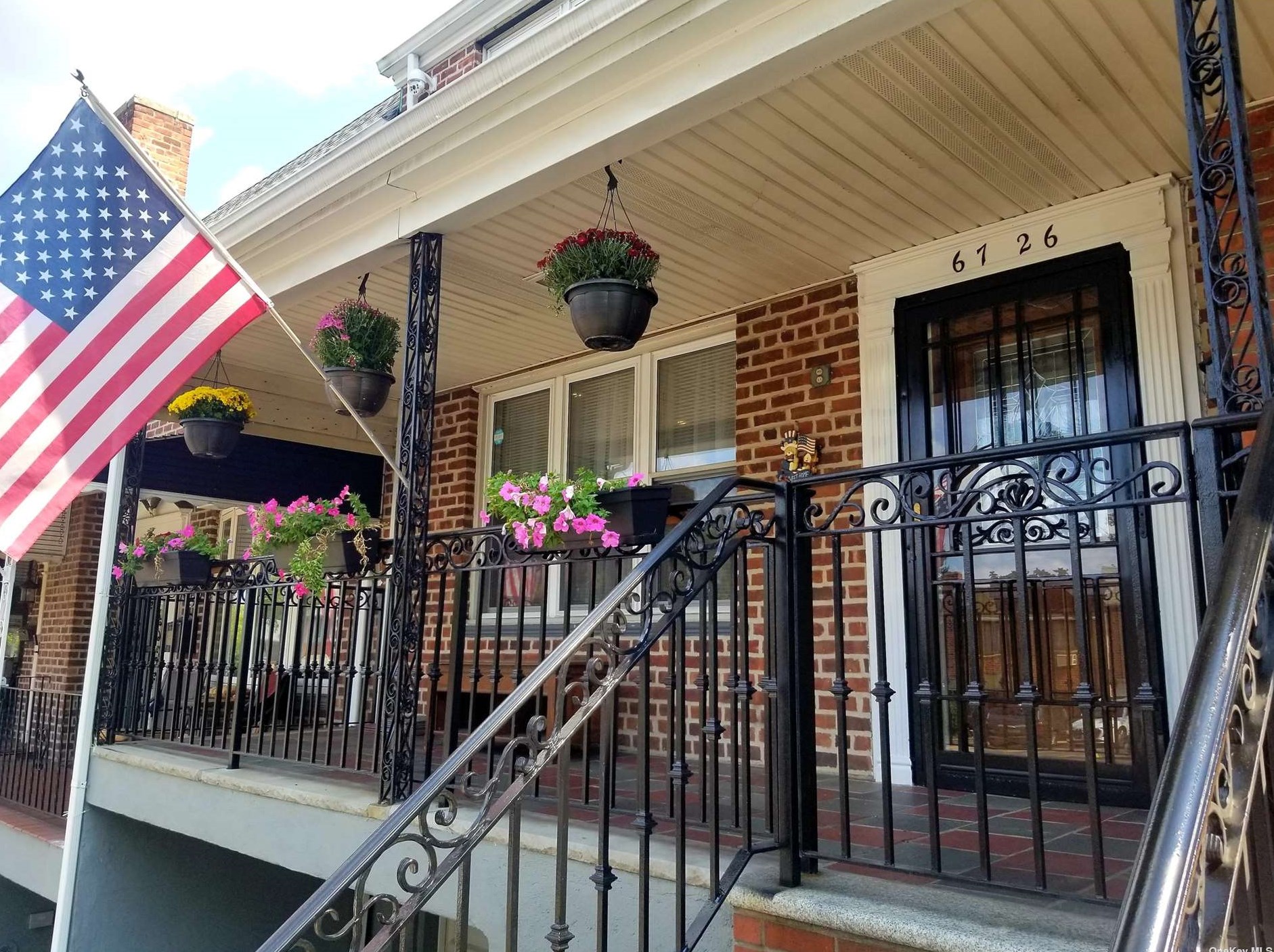 67-26 Eliot Ave, Flushing, NY 11379-3545