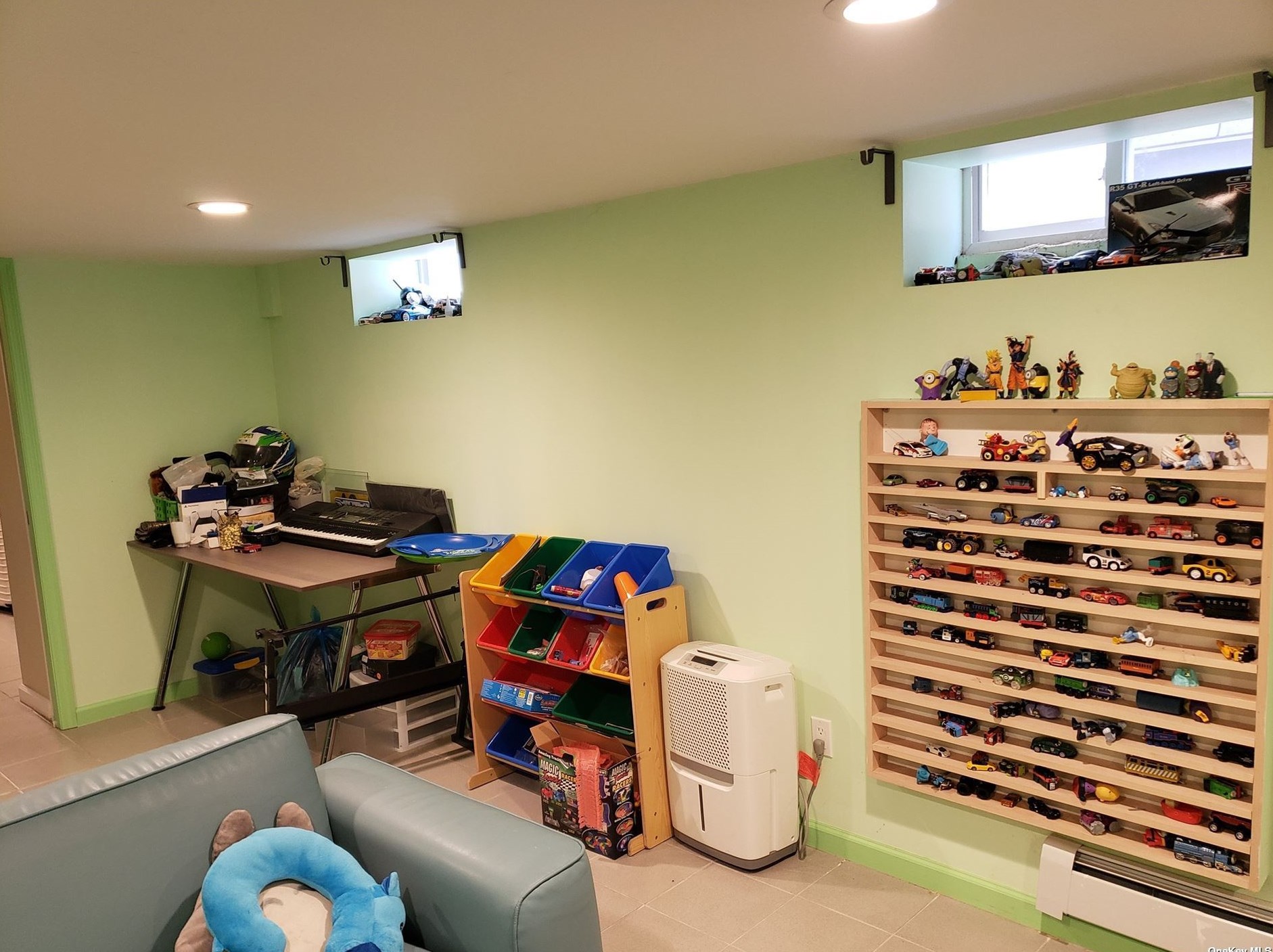 67-28 211th St, Flushing, NY 11364-2520