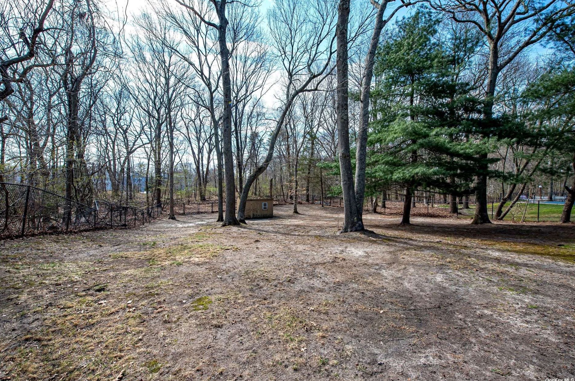 292 Holbrook Rd, Hauppauge NY  11779-1813 exterior