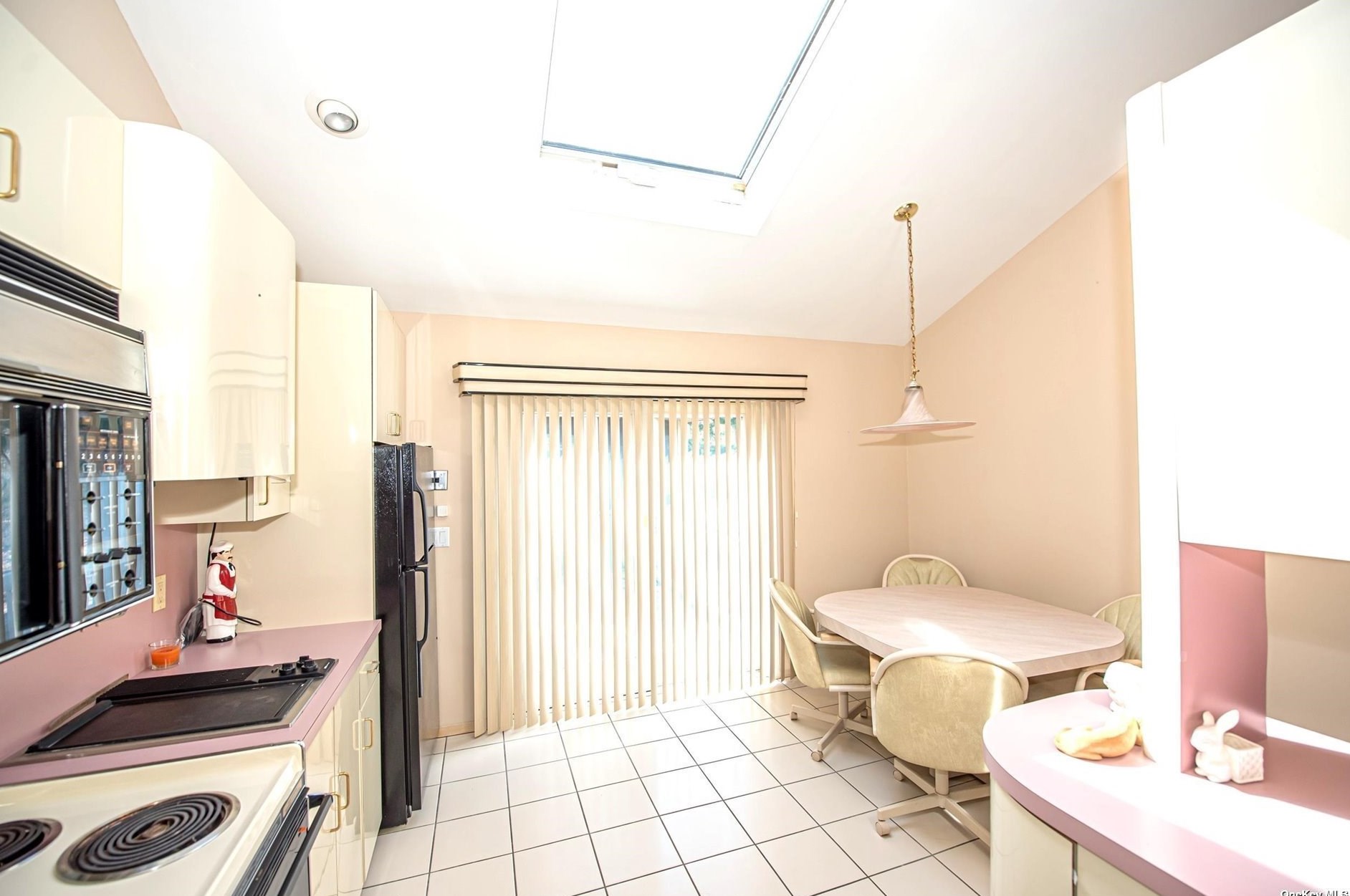 292 Holbrook Rd, Hauppauge NY  11779-1813 exterior