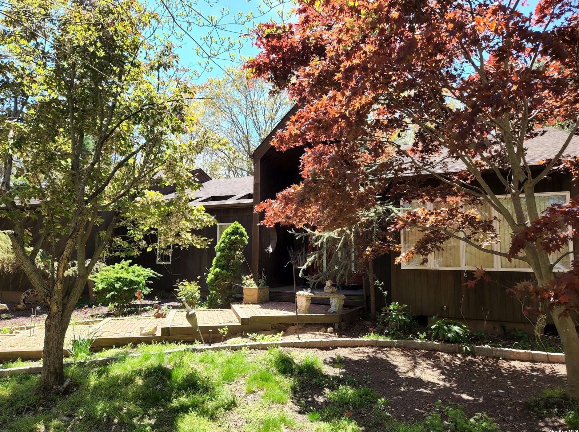 292 Holbrook Rd, Hauppauge NY  11779-1813 exterior