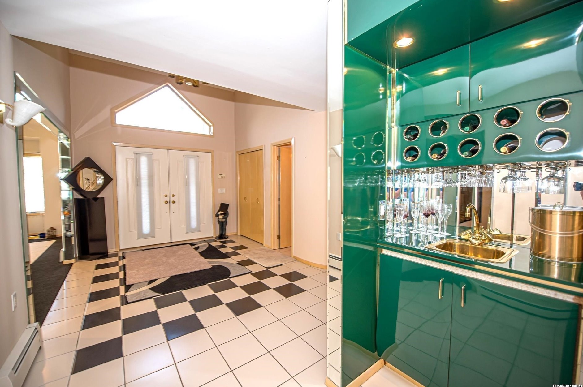 292 Holbrook Rd, Hauppauge NY  11779-1813 exterior