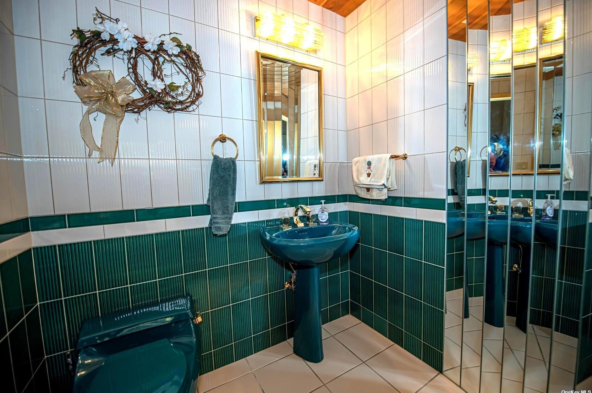 292 Holbrook Rd, Hauppauge NY  11779-1813 exterior