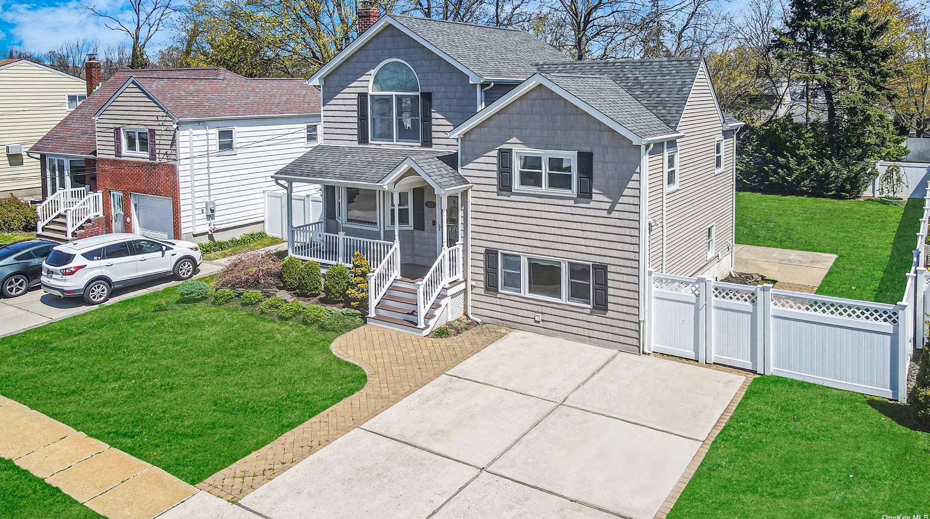 251 Park Ln, East Massapequa, NY 11758-4312