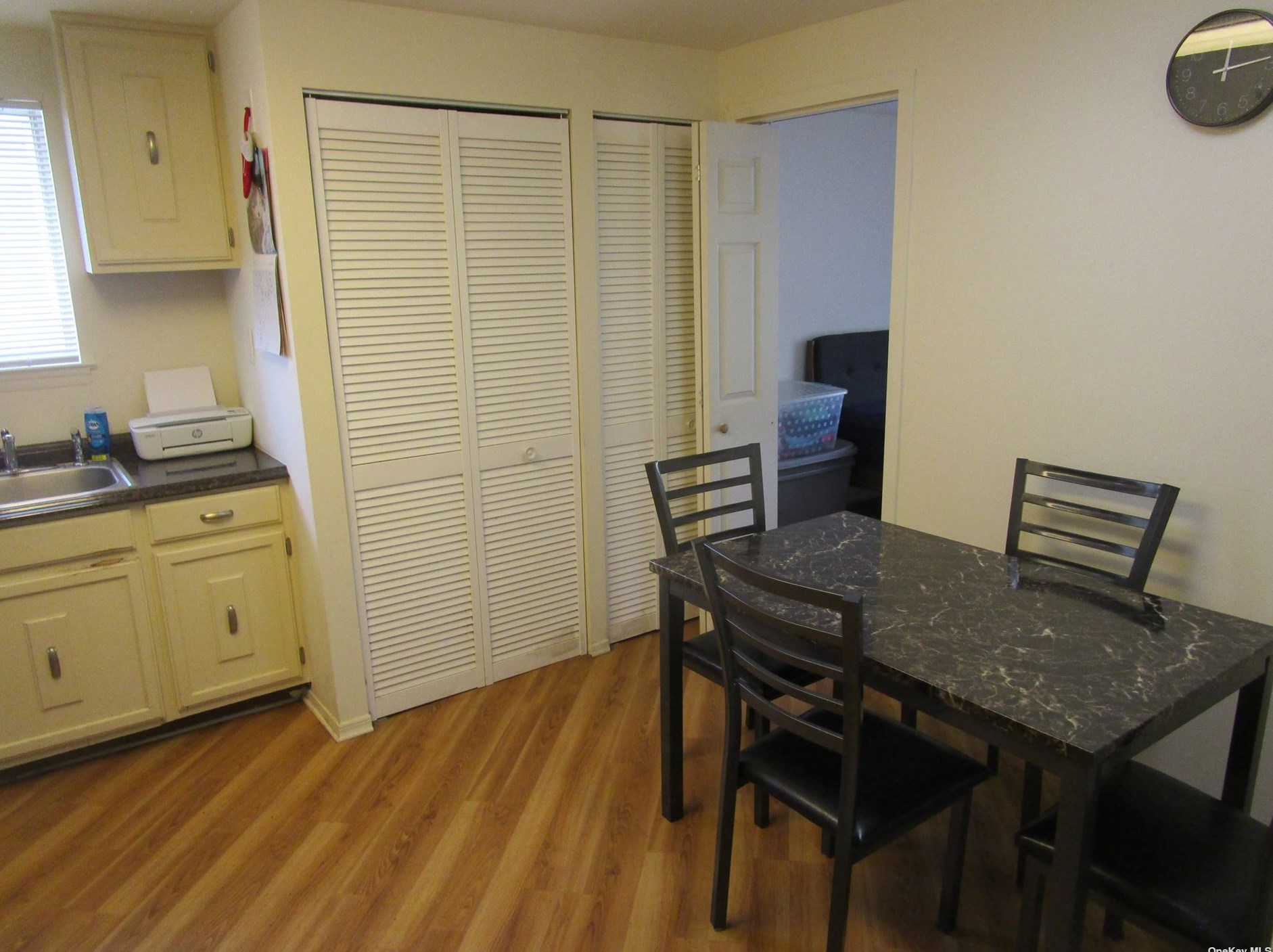 154 Cambridge Dr, Prt Jefferson Station, NY 11776-3541