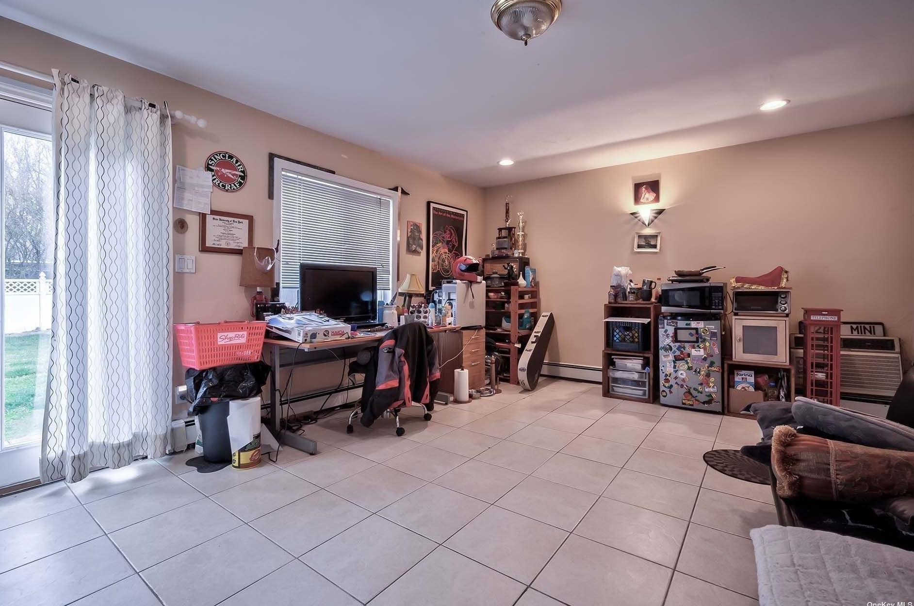 614 Woodbury Rd, Hicksville NY 11803-1012 exterior