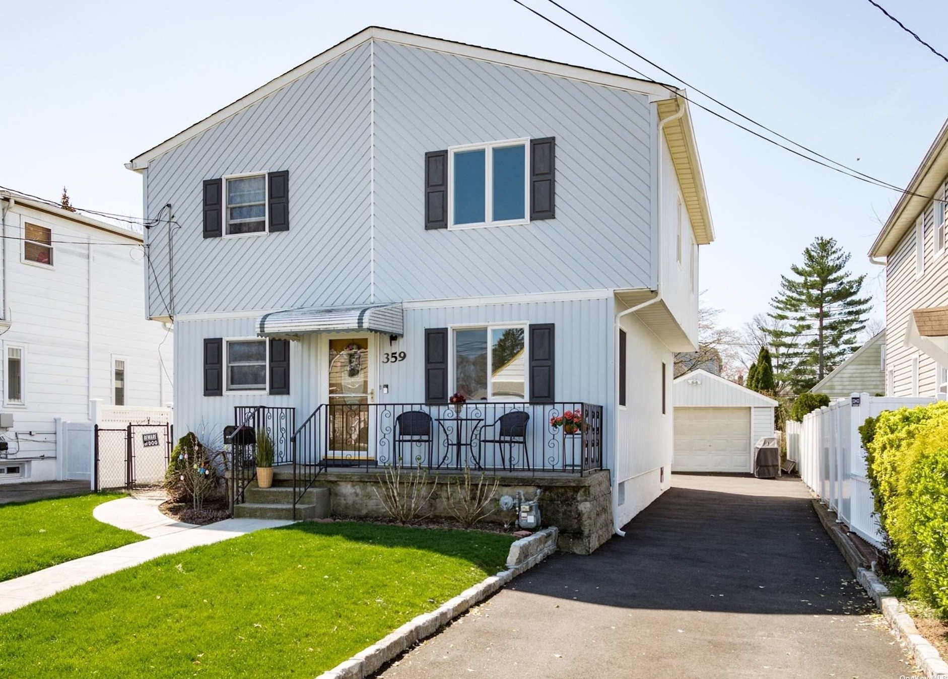 359 Hamilton Ave, Hempstead, NY 11552-1226